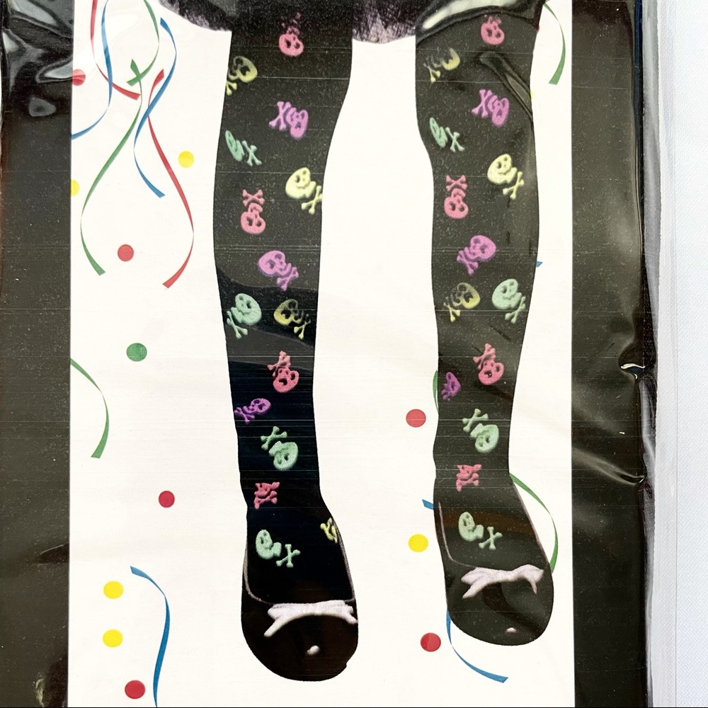 Girls colored skull & crossbones black Halloween black tights Age 3+